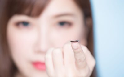 Kontaktlinsen pflegen: So machen sie es richtig